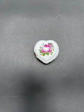 Load image into Gallery viewer, Violets Heart Trinket Box Ring Box
