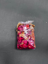 Load image into Gallery viewer, Avon’s Home Fragrance Collection - Hot Apple Pie Potpourri
